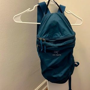 Arcteryx Index 15 Indigo color - in used condition